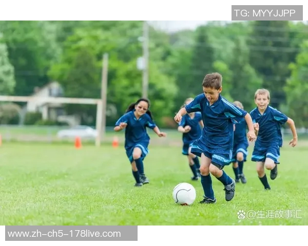 热爱足球的我在绿茵场上追逐梦想与激情的每一个瞬间 热爱足球的我在绿茵场上追逐梦想与激情的每一个瞬间