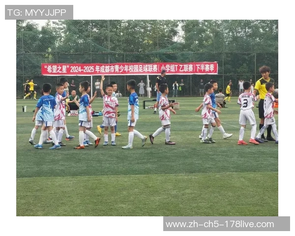 踢足球的乐趣与技巧探索从准备到比赛的完整过程分享