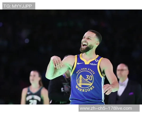 库里当选最佳队友奖亚当斯紧随其后仅差20分表现出色 库里当选最佳队友奖亚当斯紧随其后仅差20分表现出色